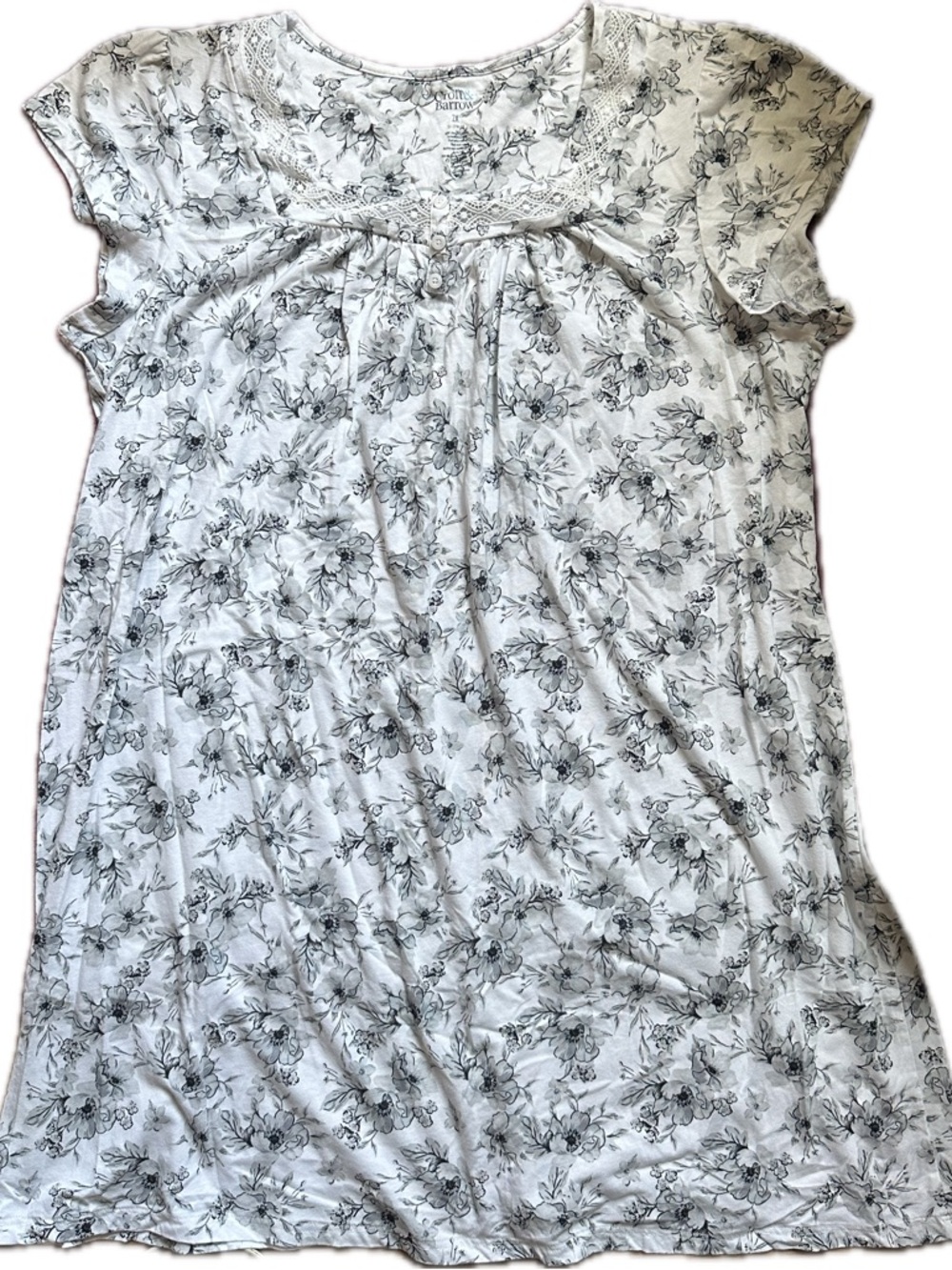 croft & barrow White and Black Floral Cap-Sleeve nightgown